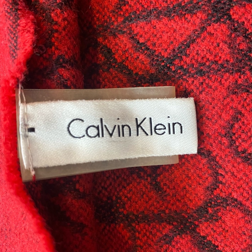 CALVIN KLEIN Red and Black Fringe Knit Logo Scarf  74" x 11" - Picture 5 of 6